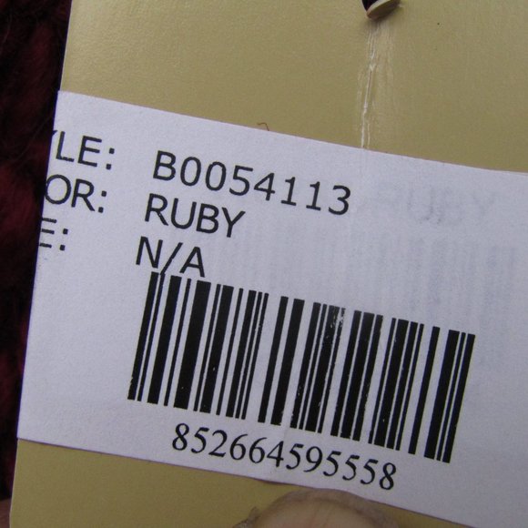 Woolrich Chunky Knit Radar Hat in Ruby Wool Beanie - Picture 4 of 6